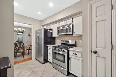 868 Edgewater Circle, Marietta, GA 30062 - Photo 7
