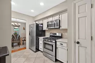 868 Edgewater Cir, Marietta, GA 30062 - Photo 7