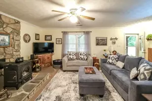 712 Honeysuckle Ln, Temple, GA 30179 - Photo 5