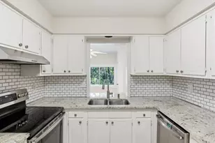 53 Chaumont Square NW, Atlanta, GA 30327 - Photo 19