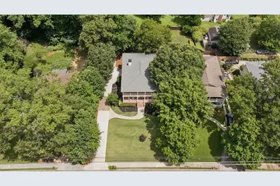 1875 La Dawn Lane NW, Atlanta, GA 30318 - Photo 9