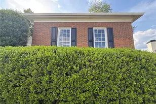 3607 Hampstead Ln NE, Roswell, GA 30075 - Photo 5
