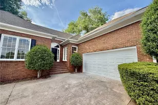 3607 Hampstead Ln NE, Roswell, GA 30075 - Photo 3
