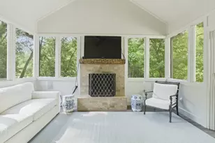 1350 Battleview Dr NW, Atlanta, GA 30327 - Photo 3