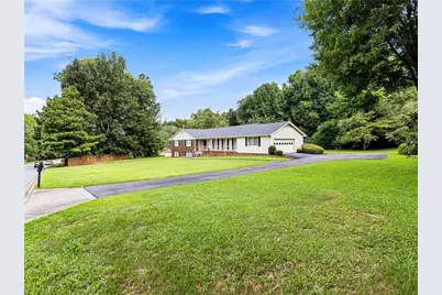 2405 Post Oak Tritt Road, Marietta, GA 30062 - Photo 3