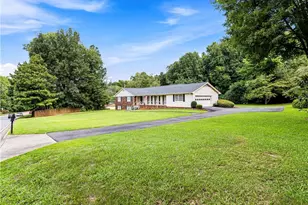 2405 Post Oak Tritt Rd, Marietta, GA 30062 - Photo 3