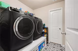 3923 King Fisher Dr, Atlanta, GA 30349 - Photo 25
