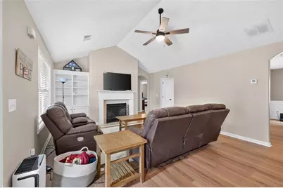 1429 Silvergate Way, Winder, GA 30680 - Photo 5