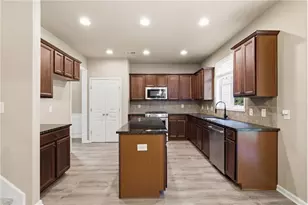 6340 Forest Shore Ct, Cumming, GA 30040 - Photo 7