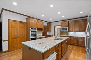 9335 Huntcliff Trce, Sandy Springs, GA 30350 - Photo 13