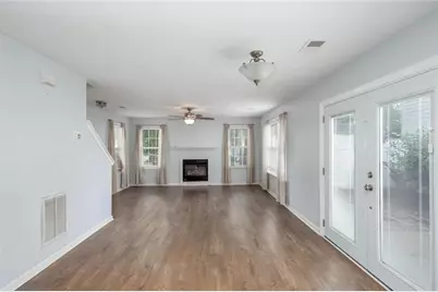 126 W Oaks Place, Woodstock, GA 30188 - Photo 5