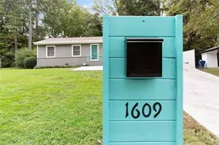 1609 Bridgeport Dr NW, Atlanta, GA 30318 - Photo 5