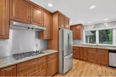 5274 Powers Ferry Road NW, Sandy Springs, GA 30327 - Photo 11