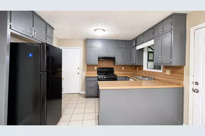8272 Blackfoot Trail, Jonesboro, GA 30236 - Photo 9