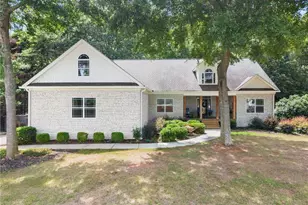 860 Lakeview Dr, Commerce, GA 30529 - Photo 1