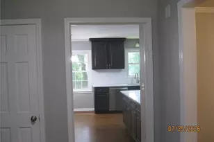 5159 Stratham Dr, Dunwoody, GA 30338 - Photo 13