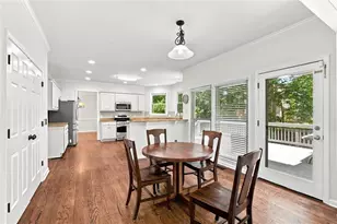 1073 Hopedale Ln, Lawrenceville, GA 30043 - Photo 11