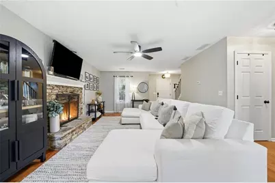 3063 Rockview Drive, Loganville, GA 30052 - Photo 9
