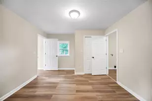 240 Jackson St, Barnesville, GA 30204 - Photo 15
