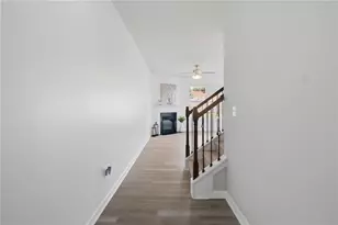 3713 Prospect Point Dr, Oakwood, GA 30504 - Photo 3