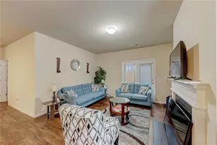 602 Dodson Lake Ct, Fairburn, GA 30213 - Photo 3