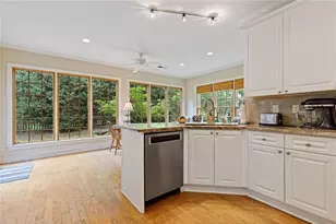105 Dixter Close, Johns Creek, GA 30022 - Photo 15