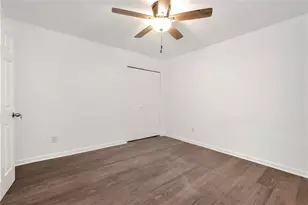 556 Sunfield Dr NW, Lilburn, GA 30047 - Photo 27