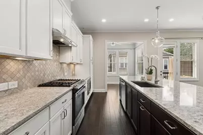 7012 Seneca Court, Roswell, GA 30076 - Photo 13
