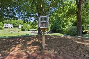 2046 Kinsmon Dr, Marietta, GA 30062 - Photo 81