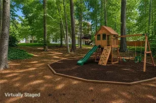 2046 Kinsmon Dr, Marietta, GA 30062 - Photo 61