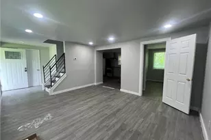 4304 Village Square Ln, Stone Mountain, GA 30083 - Photo 3