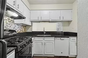 2623 Dorian Dr SW, Snellville, GA 30078 - Photo 9