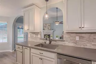 300 Greenleaf Ct, Loganville, GA 30052 - Photo 15