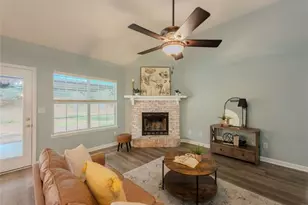 300 Greenleaf Ct, Loganville, GA 30052 - Photo 11