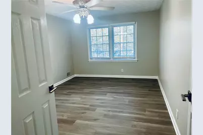637 Rae Drive, Lawrenceville, GA 30044 - Photo 17