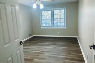 637 Rae Dr, Lawrenceville, GA 30044 - Photo 17