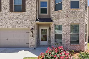 684 Lakehaven Ln, Loganville, GA 30052 - Photo 3