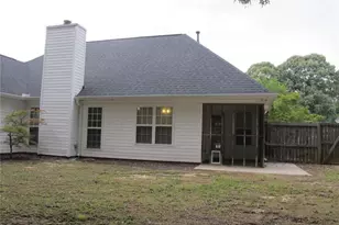 518 Red Tip Ct, Loganville, GA 30052 - Photo 3