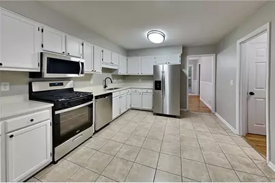 4241 Glenforest Way NE, Roswell, GA 30075 - Photo 5