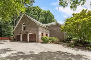 2919 Mountain Trace NE, Roswell, GA 30075 - Photo 3
