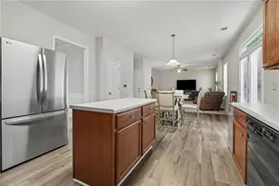 7392 Poppy Way, Union City, GA 30291 - Photo 11