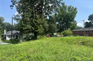 470 Chappell Rd NW, Atlanta, GA 30318 - Photo 9