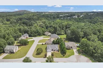 1411 Silvergate Way, Winder, GA 30680 - Photo 3