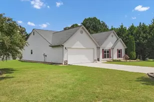 1411 Silvergate Way, Winder, GA 30680 - Photo 5