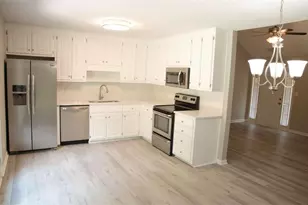 1215 Brown's Country Ln, Locust Grove, GA 30248 - Photo 3