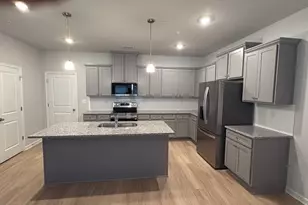 405 Lanier Cir, Woodstock, GA 30189 - Photo 13