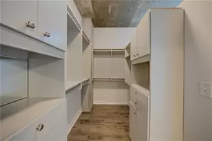 3324 Peachtree Rd NE, Atlanta, GA 30326 - Photo 21
