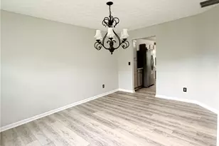 3865 Crescent Walk Ln, Suwanee, GA 30024 - Photo 9