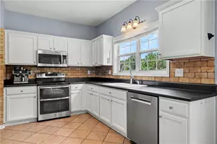 1128 Bankside Ct, Buford, GA 30518 - Photo 7