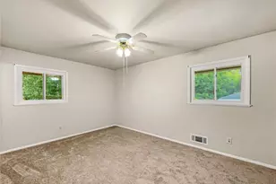 565 Wavelyn Way, Riverdale, GA 30274 - Photo 13
